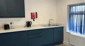Newland Park Bungalow Near Hull Uni Free Parking Free Wi-Fi - Image 3