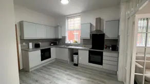 Riverside by Teil Luxurious one bed Apartment - Image 3