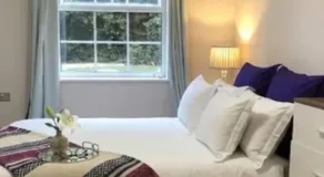 Modern Cosy York City Apartment with Free Parking - Image 2