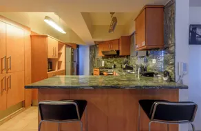 Apartment in Bella Vista Sleeps 10 - Image 4