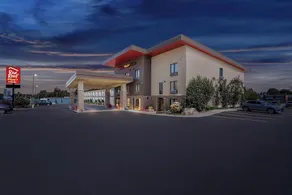 Super 8 Malone - Image 3