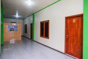 Urbanview Syariah Zidney 3 Salatiga by RedDoorz - Image 4
