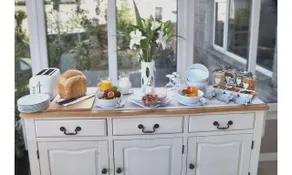 Seven Bed and Breakfast - Image 2