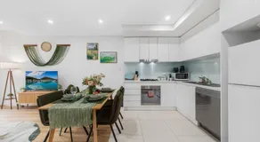 Brand new wood floor apartment located in Wolli Creek - Image 4