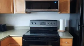 Edmonton Golden Horizon Homes 4BR 2BA Sleeps 10 - Image 3