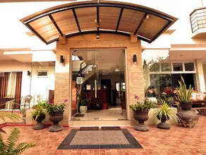 Harbour Gardens Tourist Inn - Image 3