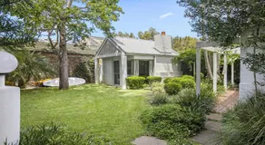 Wisteria Cottage on the Lagoon/Beach - Image 5