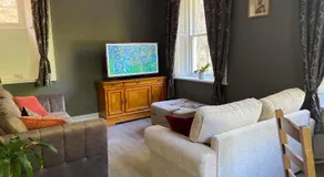 Fabulous 2 Bedroom House just outside Edinburgh - Image 4