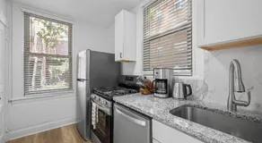 Pittsburgh Shadyside 1D Stylish and Cozy Private Bedroom with Shared Bathroom - Image 3