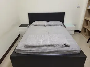 Yulin Yuanlin Brand New Clean Elegant Accommodation with 65-inch TV and Washing Machine - Image 2