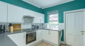 Wellington Beauty Telford - 4 long term n families sleep comfortably - Image 3