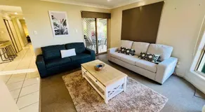 Sandstone Point Holiday Home - Image 2