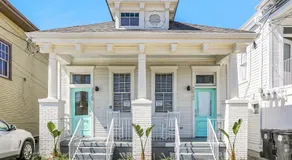 Private 2BR in Uptown by Hosteeva - Image 4