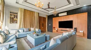 ELIVAAS Signature Echoes by the Aravalli Pet-friendly 5-BHK Villa With Private Pool - Image 3