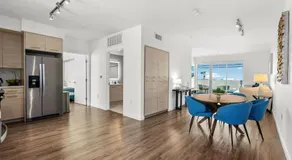 Luxury Penthouse 2-BR - with Pool & Gym Access - Image 5