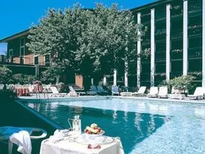 Hotel Vela - Image 2
