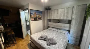 Two-Bedroom Cosy Country Lodge with Private Patio - Image 2