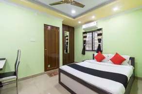 Hotel O Holiday - Image 2