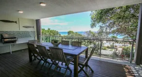 Waves 8 - Beachfront with pool - Image 3