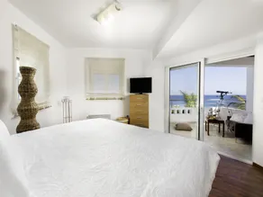 Villa on Island with Private Pool, Garde, Terrace, Parking - Image 3