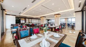Gloud Hotel - Image 4