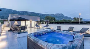 Scenic Kastel Luksic Apartments - Three Bedroom Apartment - Image 2
