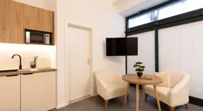 Jomi Stays Berlin - Kudamm - Image 3