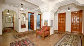 Side Hotel - Image 4