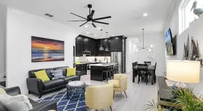 Luxurious Family-friendly Oasis with Laguna Views - Image 3