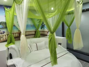 Peninsula Hotel - Image 4