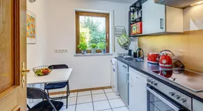 Moderne Maisonette mit Garten - Image 5