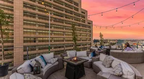 One Lux Stay HWH Downtown Los Angeles - Image 2