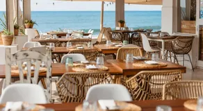 Beachfront with Private Terrace, Garden, BBQ, and Garage in Marbella - Image 4