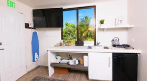 Guest apartment with complimentary ride to airport-Ladyville CP - Image 2