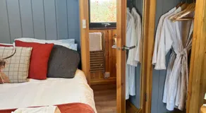 Mill House Farm Pods- Kingfisher - Image 2