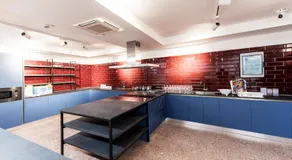 Marathon Hostel - Image 2