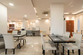 Karras Hotel - Image 5