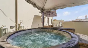 Luxar Suites & Apartments - Image 4