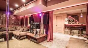 Hamptons 9BD MEGA Compound w POOL TENNIS BBALL NIGHTCLUB - Image 5