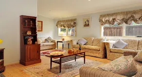 Plum Tree Cottage - Image 2