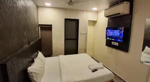 Hotel Amber Empire Vile Parle Near Domestic Airport - Image 5