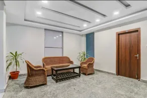 Hotel Yamuna Palace Near Gomti Riverfront Park - Image 3
