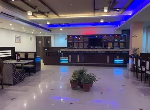 Hotel Orange - Image 3