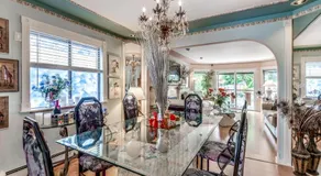 Diana's Luxury Bed and Breakfast - Image 3