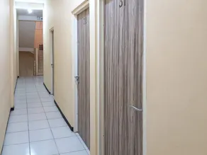 RedDoorz at Luxury Homestay near Aloha Waru Surabaya - Image 3