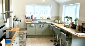Spacious cottage in the village of Wembury - Image 3