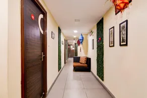 Hotel O Premium 12th Night - Image 5