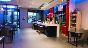 Travel Light Hotel - Image 2