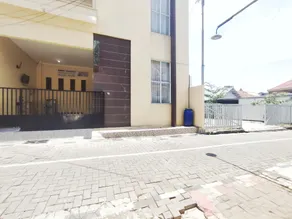 RedDoorz Near Exit Toll Banyumanik Semarang - Image 3