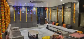 Hotel Rani Palace at Lake Fatehsagar - Image 3